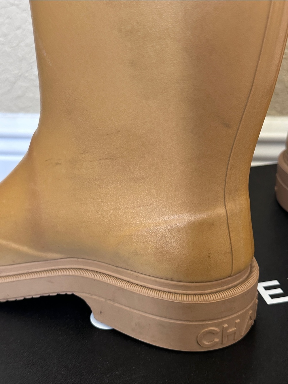 CHANEL Tan Boots with Cream CC Logo - Picture 4 of 16